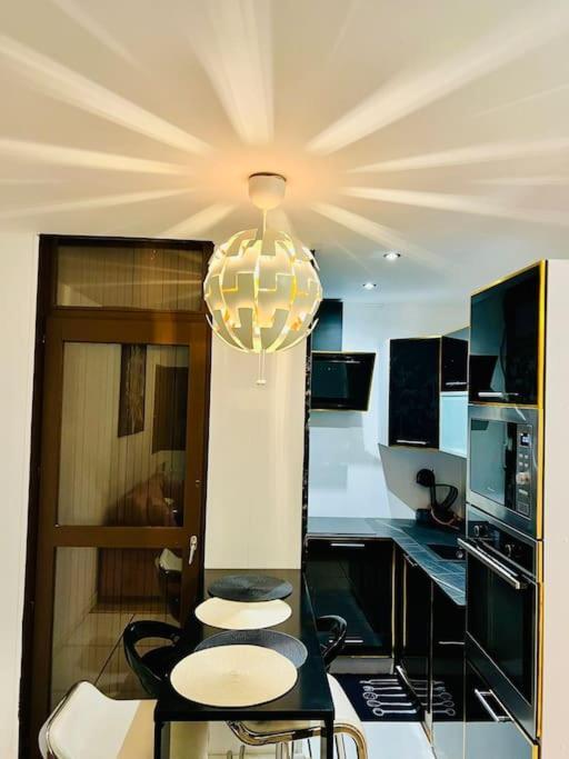 Appartement Moderne Vieille Ville Parking Gratuit Анси Экстерьер фото